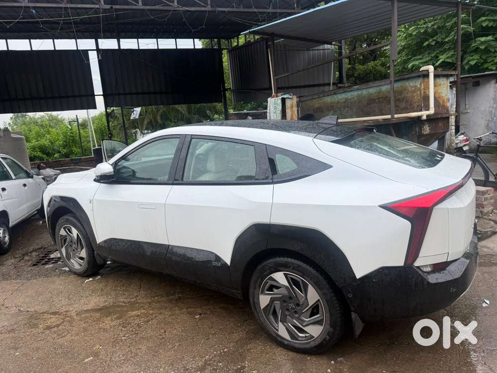 Mahindra Xev 9e Pack Three (top Model), 2025, Electric