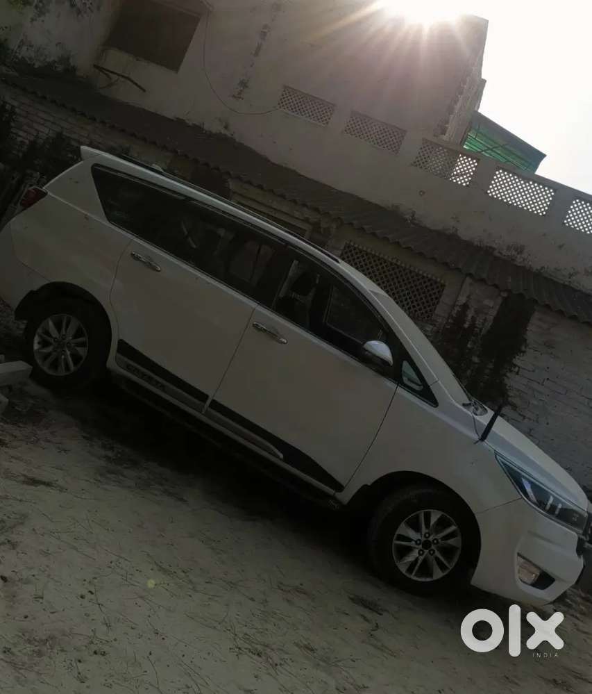 Toyota Innova Crysta 2018 Diesel Well Maintained