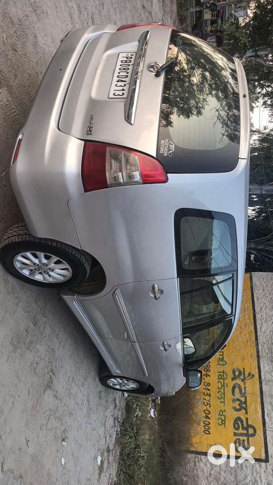 Toyota Innova 2012