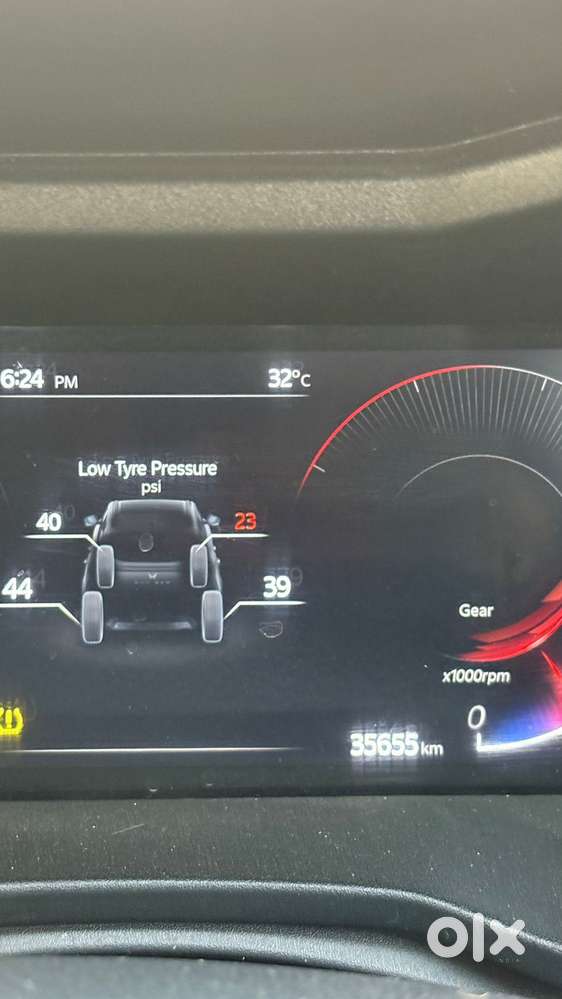 Mahindra Xuv 3xo Ax7 Diesel Mt, 2024, Diesel