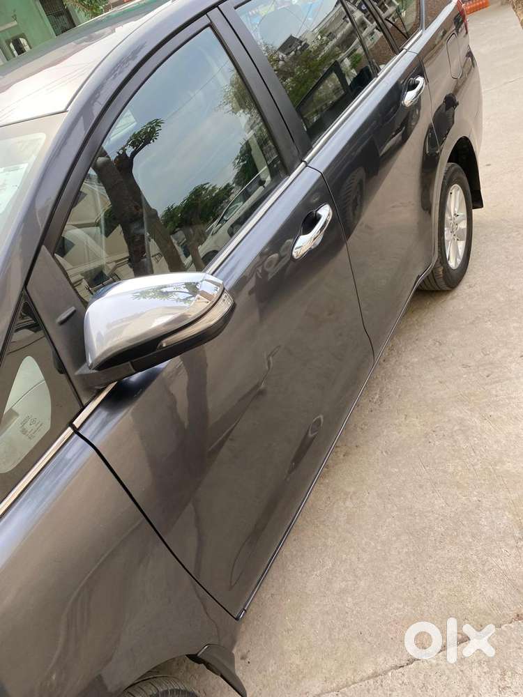 Toyota Innova Crysta Zx 2.4 Diesel 7 Seater, 2017