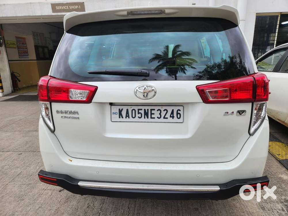 Toyota Innova Crysta 2022 Diesel 30000 Km Driven
