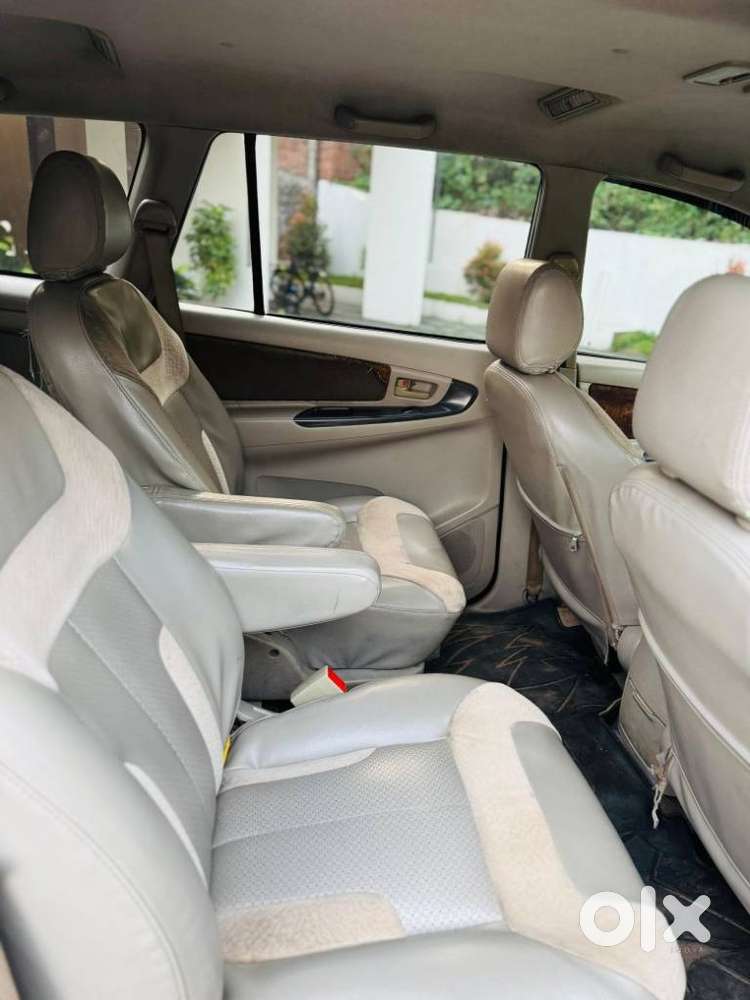 Toyota Innova [2013-2016] 2.5 G4 7 Str, 2013, Diesel