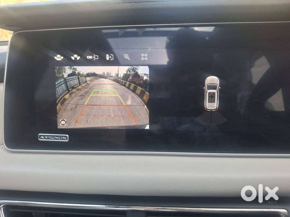 Mahindra Xuv700 2.0 Ax 7 Petrol At Str, 2025, Petrol