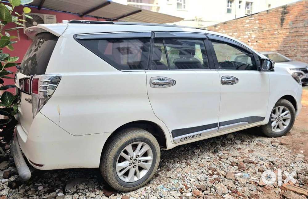 Toyota Innova Crysta 2.4 V, 2017, Diesel