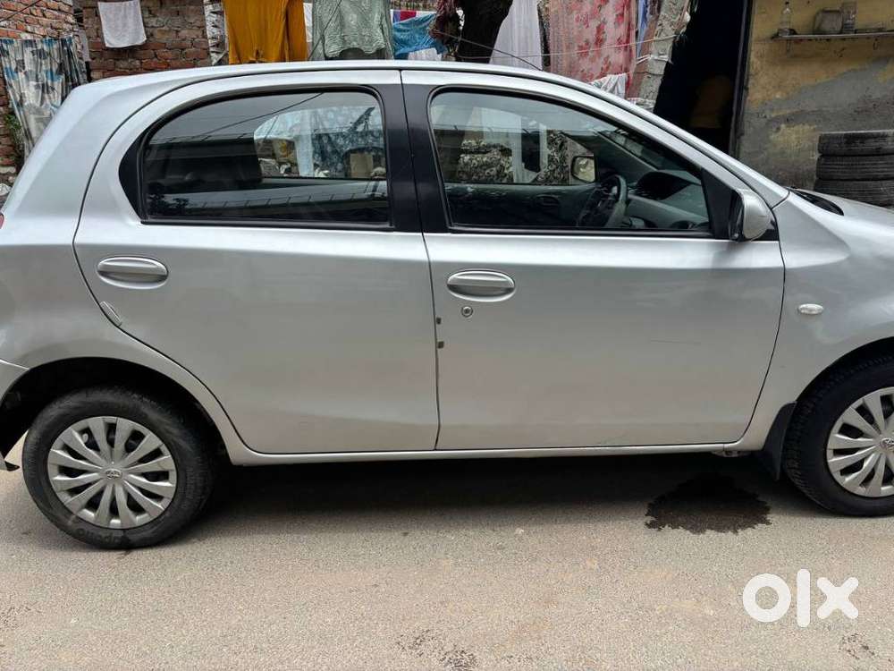 Toyota Etios Liva 2011-2012 G, 2011, Petrol