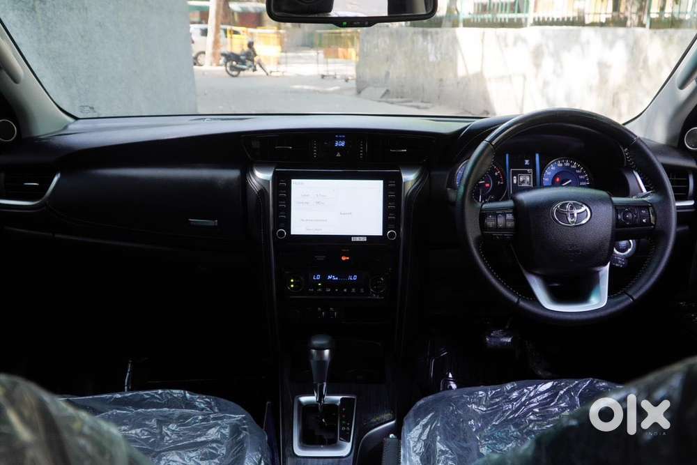 Toyota Fortuner 4x2 At 2.7 Petrol, 2023, Petrol