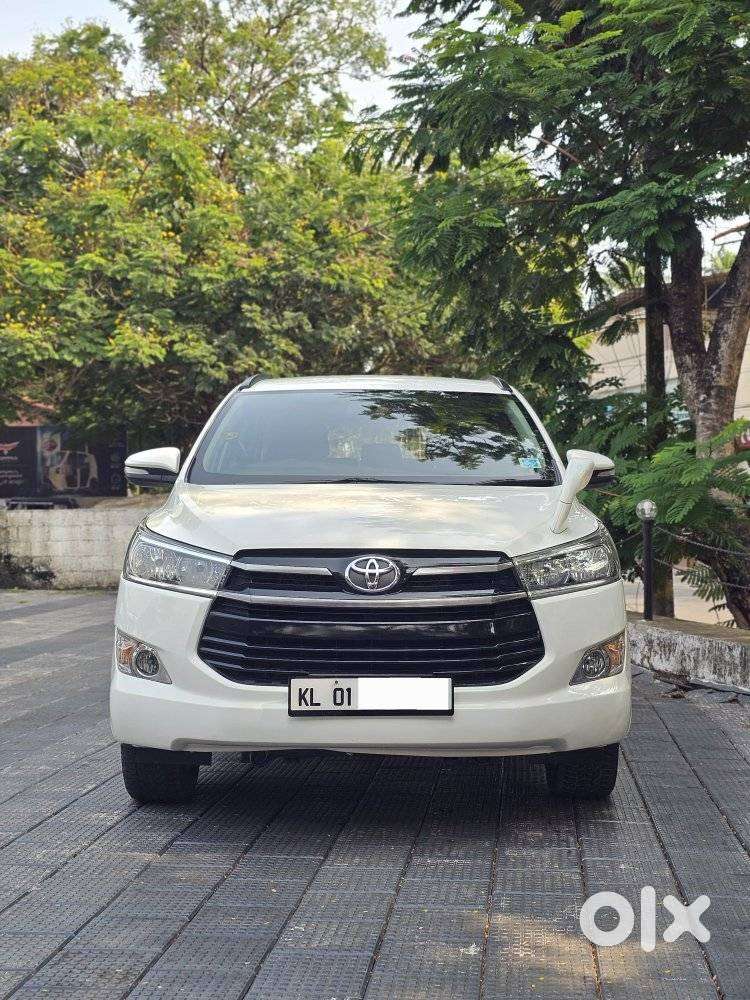 Toyota Innova Crysta 2.8 Gx Automatic 8 Str, 2016, Diesel