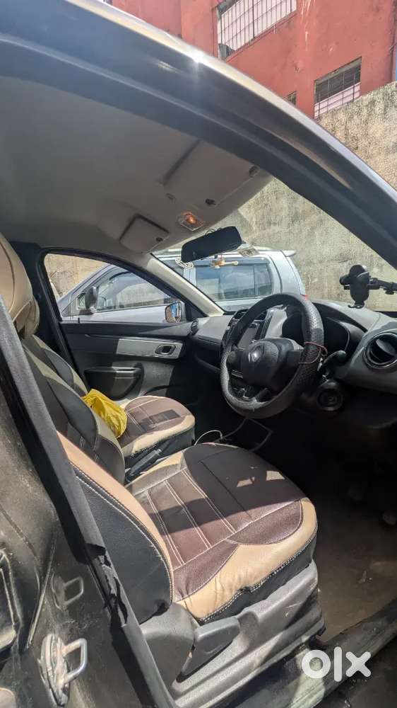 Renault Kwid Rxt Automatic Petrol 2017