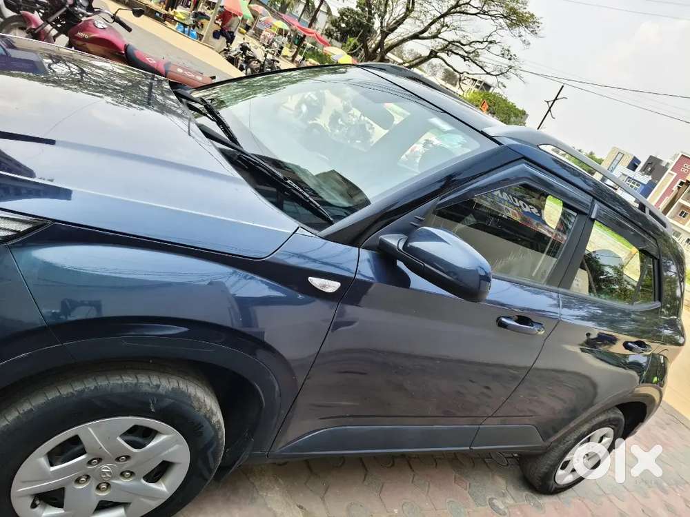Hyundai Venue 2020 Petrol Well Maintained