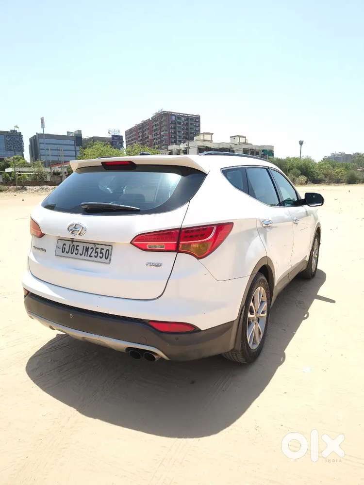 Hyundai Santa Fe 2015 Diesel 122000 Km Driven