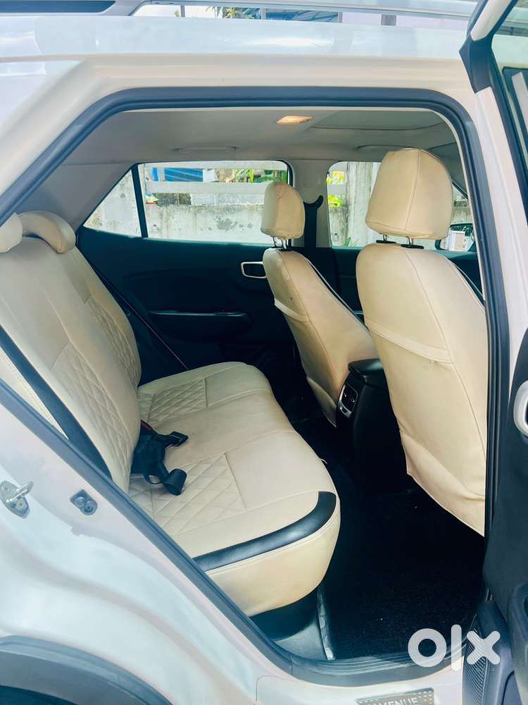 Hyundai Venue Petrol Manual 2019