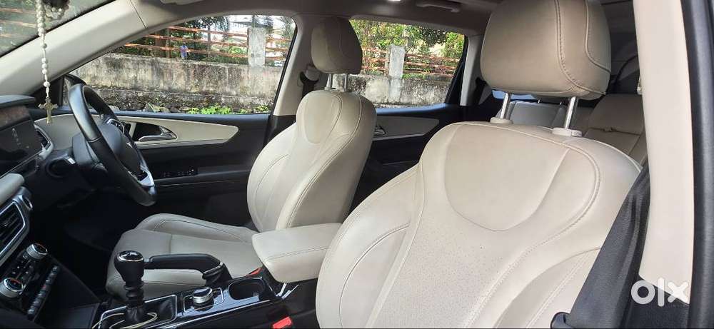 2022 Mahindra Xuv700 Ax7 Diesel Manual | 1st Owner | 50,000 Km