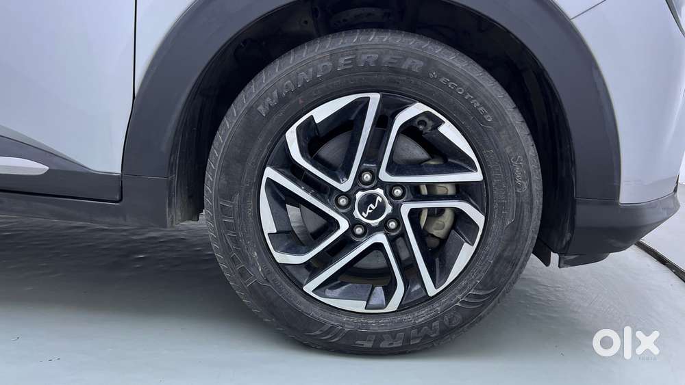 Kia Carens 1.4 Luxury Plus Dct 7 Str, 2022, Petrol