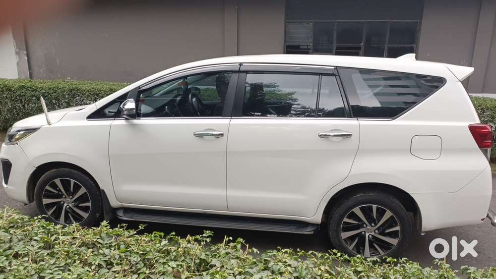 Toyota Innova Crysta 2022 Petrol Well Maintained