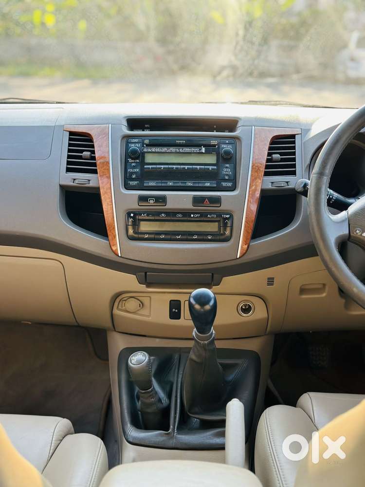 Toyota Fortuner 3.0 4x4 Manual, 2011, Diesel