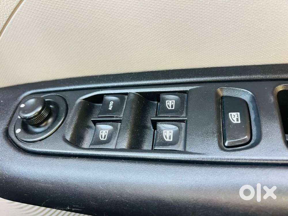 Renault Triber Rxz, 2021, Petrol