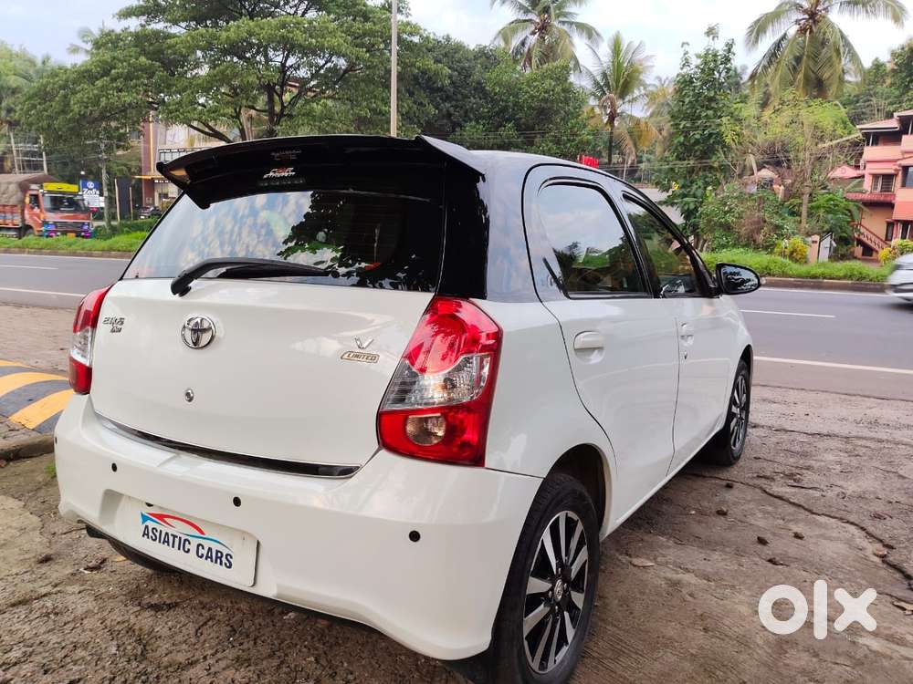 Toyota Etios Liva V Limited, 2016, Petrol