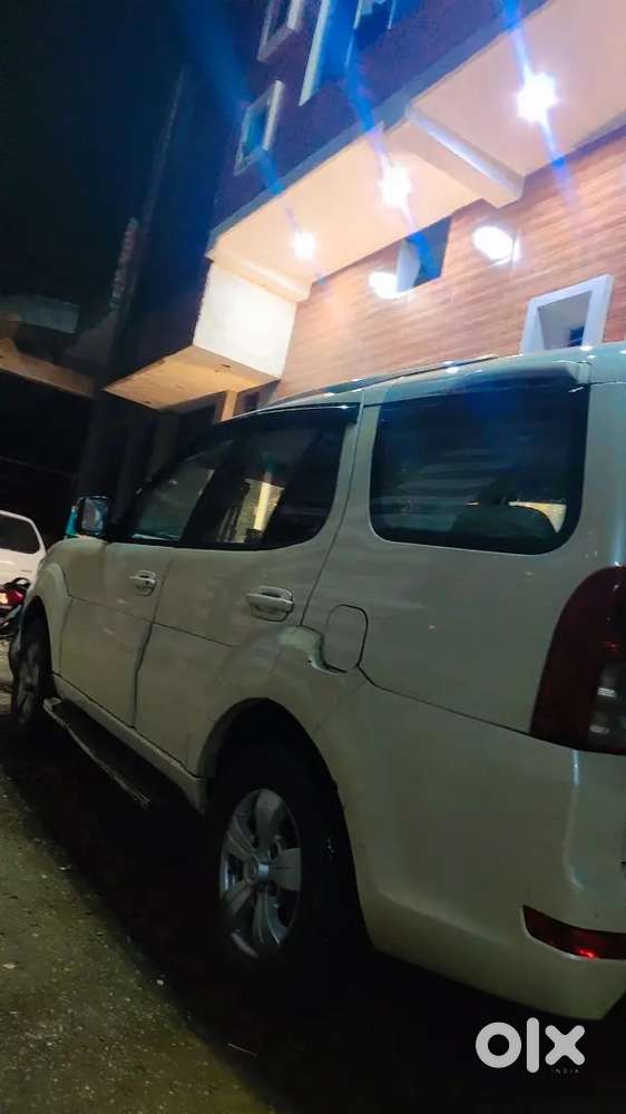 Tata Safari Storme 2014