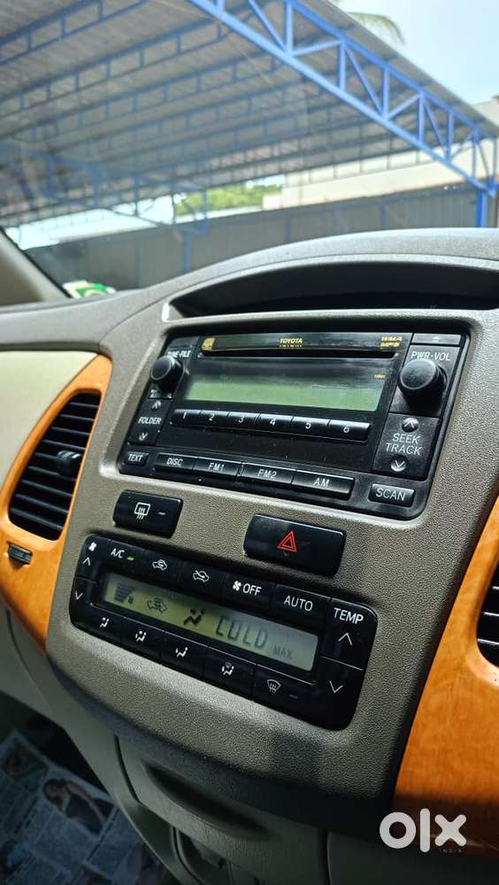 Toyota Innova 2004-2011 2.5 V Diesel 8-seater, 2011, Diesel