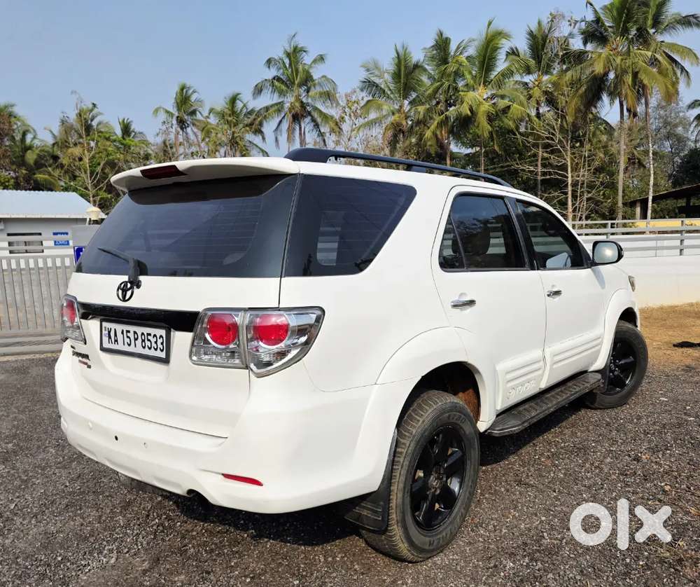 Toyota Fortuner 2011 Diesel 126000 Km Driven