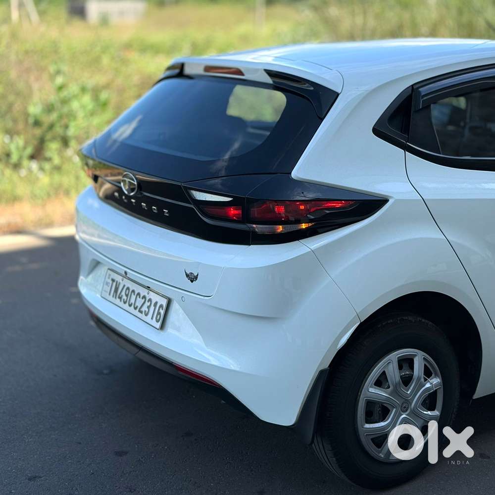Tata Altroz 1.2 Xe, 2020, Petrol