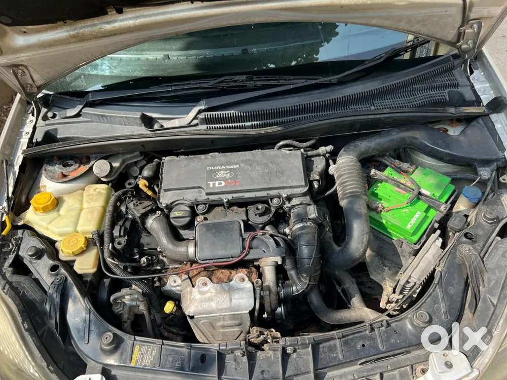 Ford Figo 2010 Silver Well Maintained