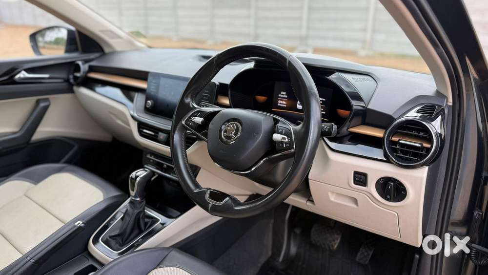 Skoda Slavia 1.0 Tsi Style At, 2023, Petrol