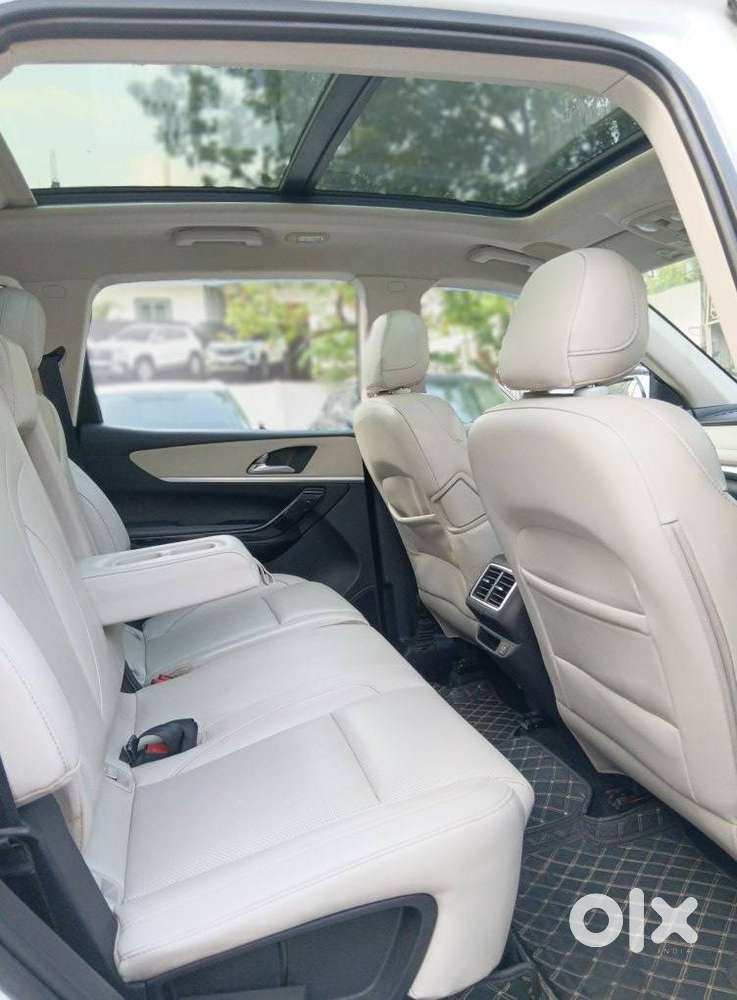 Mahindra Xuv700 2.2 Ax 7 Diesel At Str, 2022, Diesel