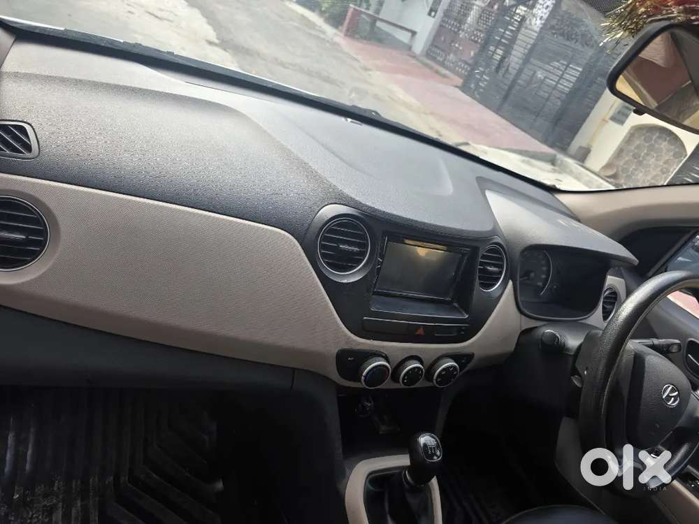 Hyundai Grand I10 2016 Petrol 100000 Km Driven