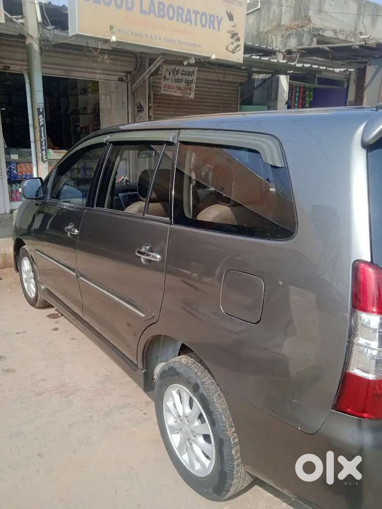 Toyota Innova 2012 Diesel Well Maintained