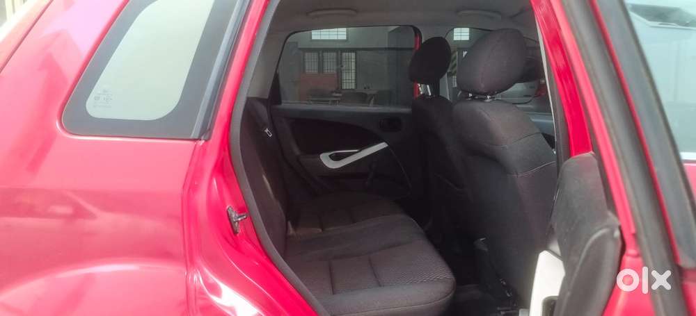 Ford Figo Petrol Zxi, 2011, Petrol