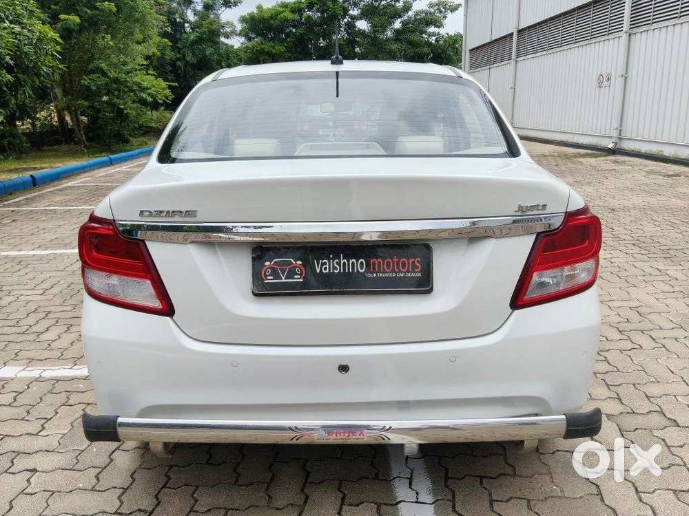 Maruti Suzuki Dzire 1.2 Zxi, 2023, Petrol