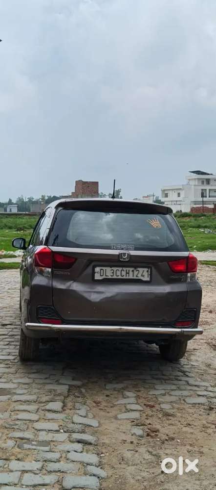 Honda Mobilio Petrol 2015 Variant