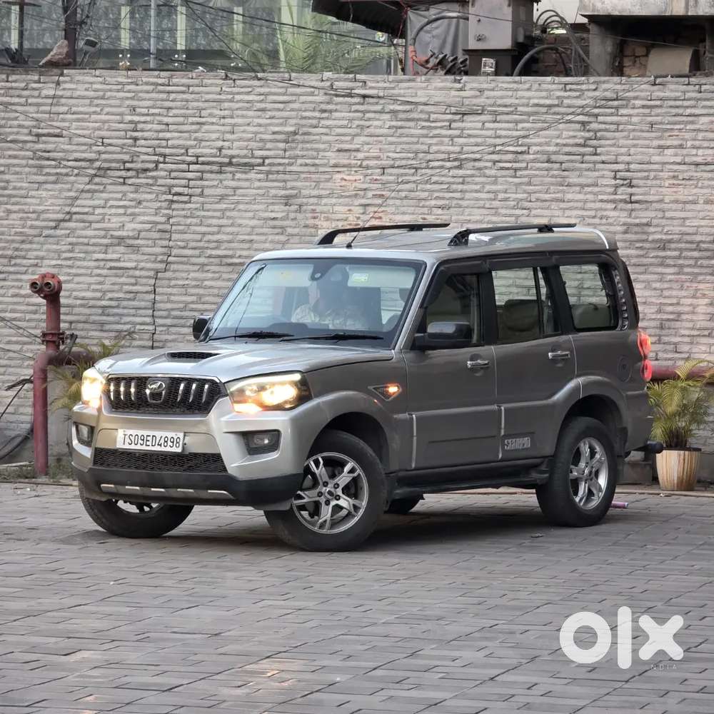 Mahindra Scorpio S10 Micro Hybrid 2015 Top Model.