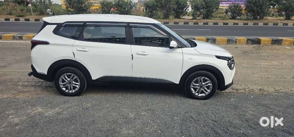 Kia Carens G 1.5 6mt Premium (o) 7-seater, 2023, Petrol