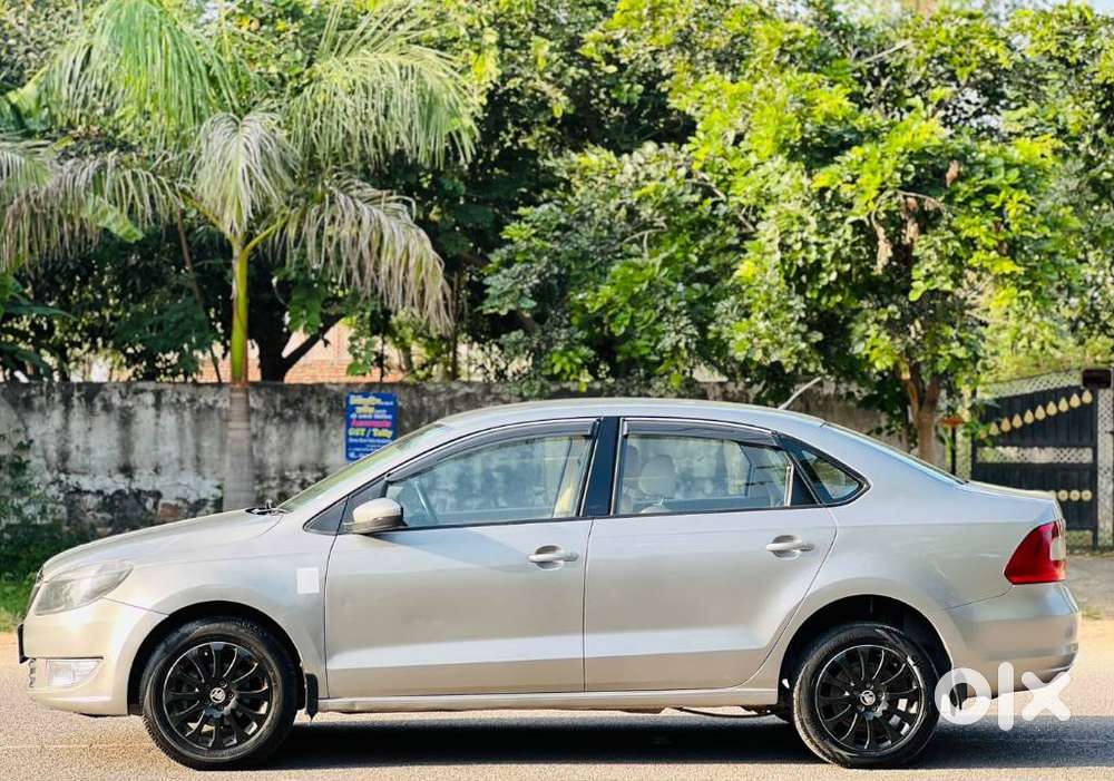 Skoda Rapid 1.5 Tdi At Elegance Plus, 2016, Diesel