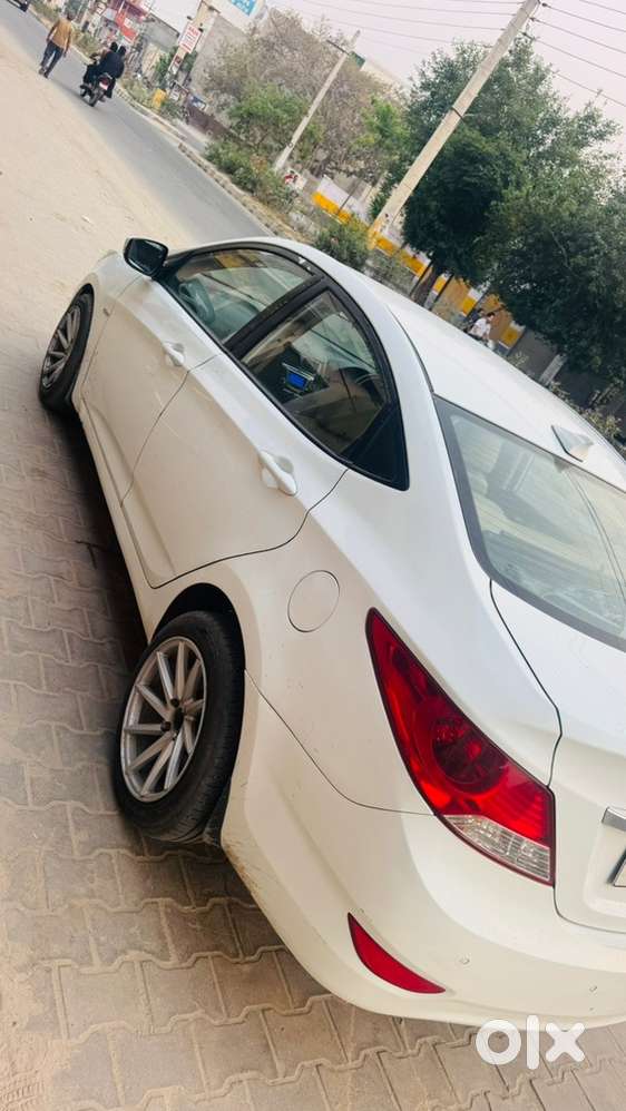 Hyundai Fluidic Verna 2011 Diesel Manual 240000 Km