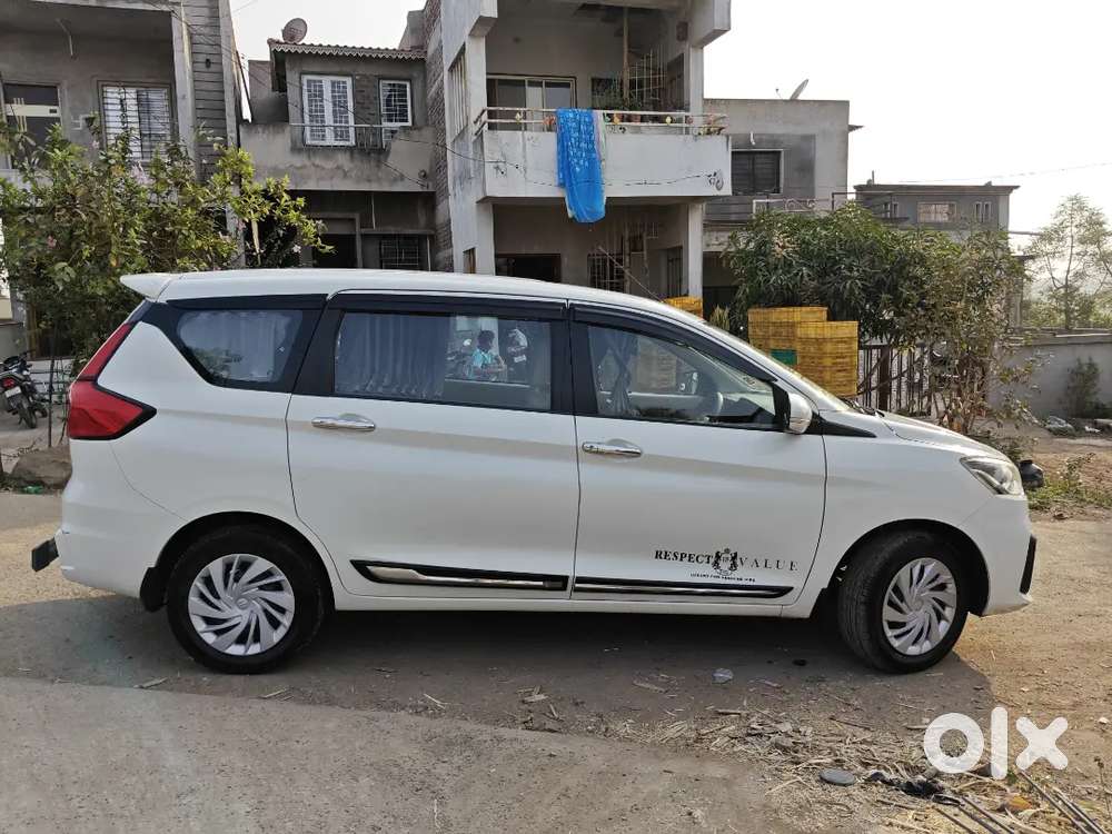 Maruti Suzuki Ertiga Vxi 2021 Petrol Manual  1st Owner  White