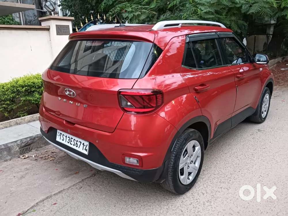 Hyundai Venue 1.2 S Plus, 2020, Petrol