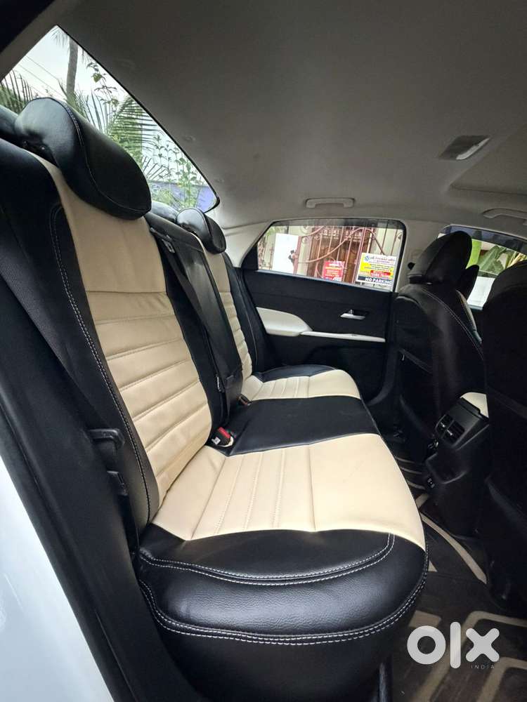 Hyundai Verna 1.5 Sx Ivt, 2023, Petrol