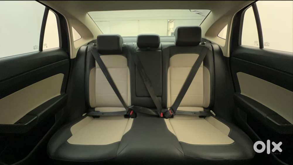 Skoda Slavia Style 1.0l Tsi Mt, 2023, Petrol