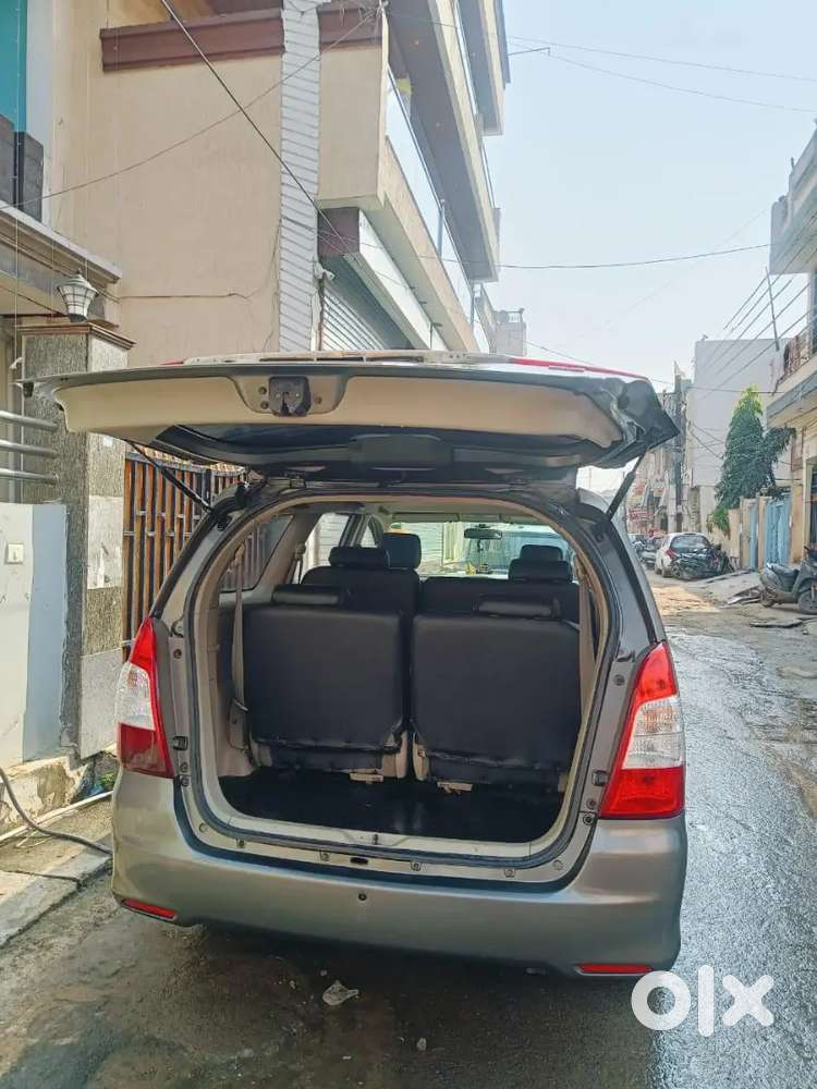 Good Condition Car  Tap Modal Innova 2014