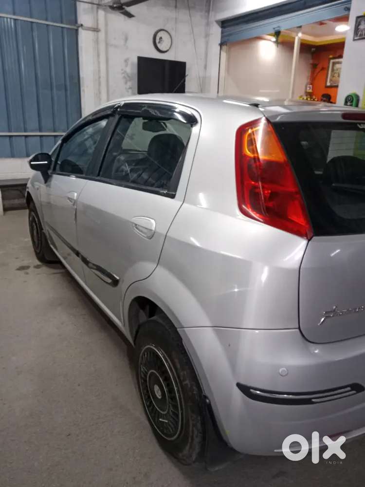 Fiat Punto 2011 Petrol 64000 Km Driven