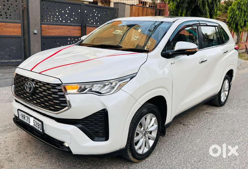 Toyota Innova Hycross 2.0 Vx (o) Hybrid 7 Str, 2025, Cng & Hybrids