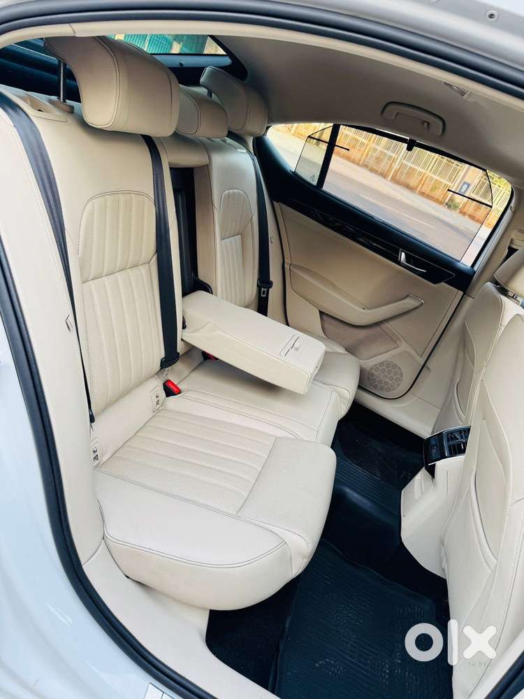 Skoda Superb 2.0 L&k Tsi At, 2022, Petrol