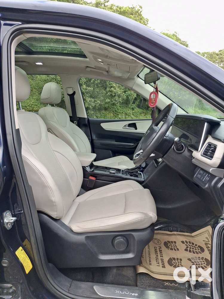 Mahindra Xuv700 2.2 Ax 7 Diesel At Str, 2022, Diesel