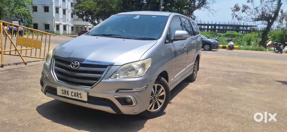 Toyota Innova 2.5 Vx (diesel) 7 Seater Bs Iv, 2015, Diesel