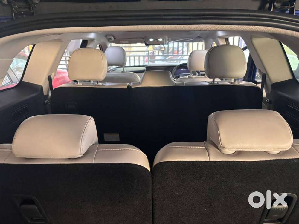 Xuv700 Ax7 - Pet Auto - 7 Seater