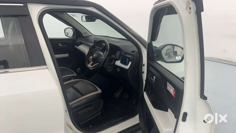 Tata Punch 1.2 Revotron Creative Amt Dual Tone, 2022, Petrol